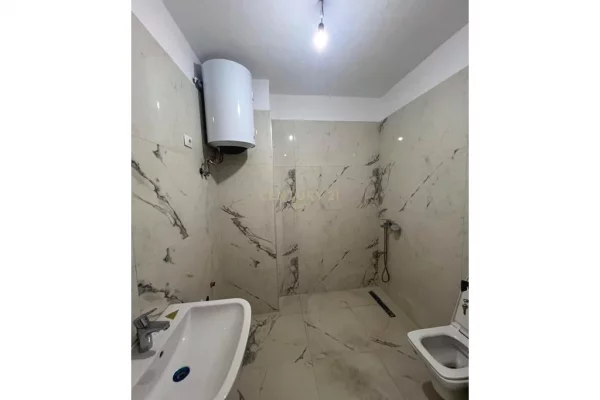 Shtepi ne shitje Apartament ne Durres, 2+1, Mobilimi Bosh, pa mobiluar, Pagesa 115,668  Euro.