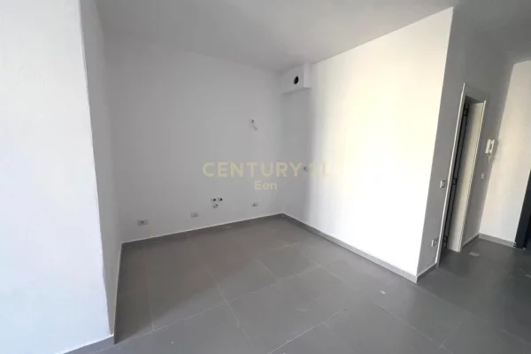 Shtepi ne shitje Apartament ne Durres, 2+1, Mobilimi Bosh, pa mobiluar, Pagesa 115,668  Euro.