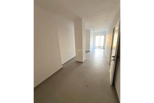 Shtepi ne shitje Apartament ne Durres, 2+1, Mobilimi Bosh, pa mobiluar, Pagesa 115,668  Euro.