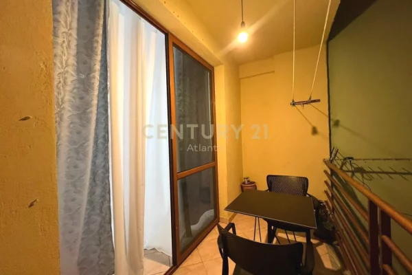 Shtepi ne shitje Apartament ne Durres, 1+1, Mobilimi E mobiluar, Pagesa 110,000  Euro.