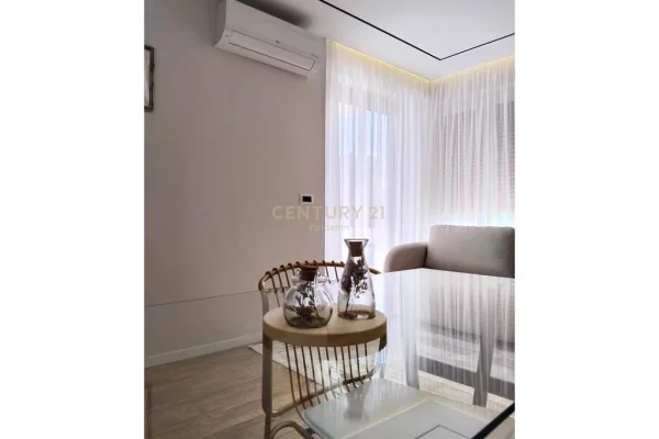 Shtepi me qera Apartament ne Durres, 1+1, Mobilimi E mobiluar, Pagesa 2,000  Euro.