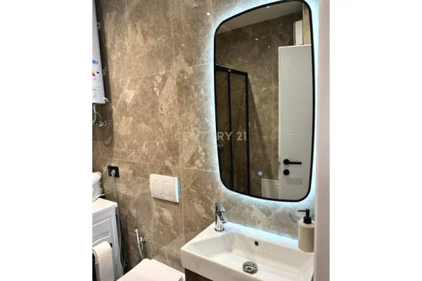 Shtepi me qera Apartament ne Durres, 1+1, Mobilimi E mobiluar, Pagesa 2,000  Euro.