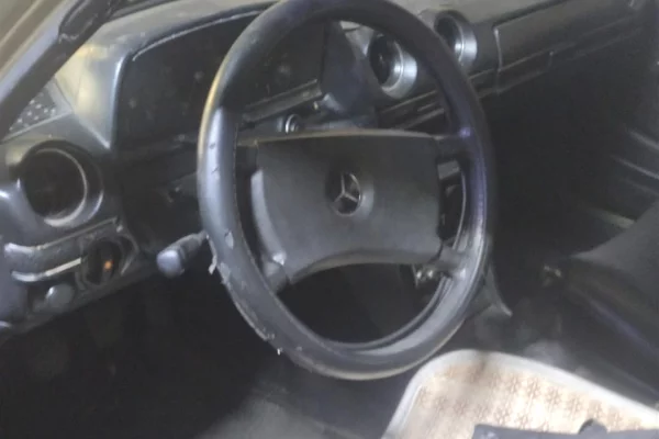 Auto in Vendita a Tirana, Mercedes-Benz, 1990 Diesel,Kambio Manual Pagamento 7,000  Euro.