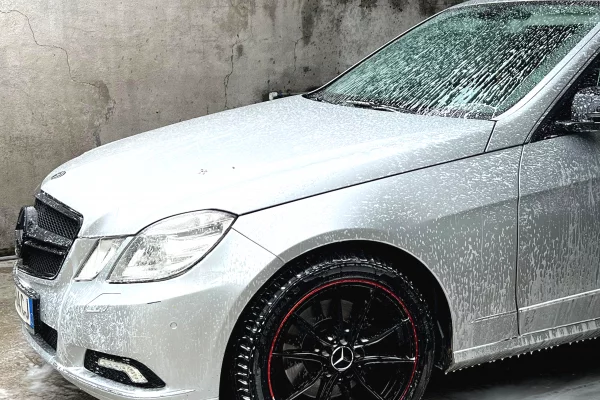 Auto in Vendita a Tirana, Mercedes-Benz, 2010 gasoline-gas,Kambio Automatik Pagamento 9,300  Euro.