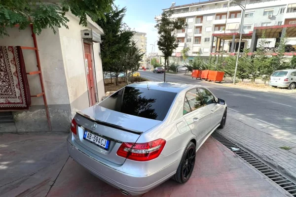 Auto in Vendita a Tirana, Mercedes-Benz, 2010 gasoline-gas,Kambio Automatik Pagamento 9,300  Euro.