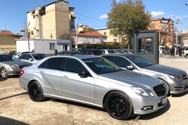 Auto in Vendita a Tirana - 9,300 Euro