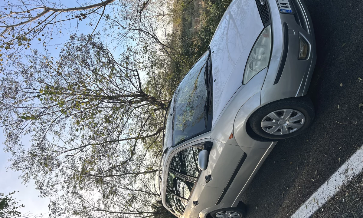 Auto in Vendita a Alessio, Ford, 2003 Diesel,Kambio Manual Pagamento 1,500  Euro.