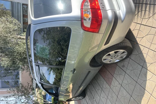 Auto in Vendita a Tirana - 4,500 Euro