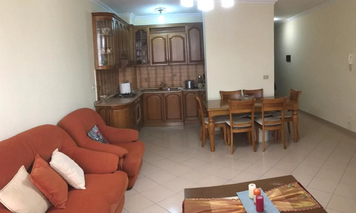 Shtepi me qera Apartament ne Tirane, 2+1, Mobilimi E mobiluar, Pagesa 550  Euro.