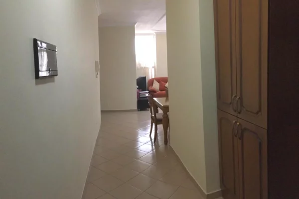 Shtepi me qera Apartament ne Tirane, 2+1, Mobilimi E mobiluar, Pagesa 550  Euro.