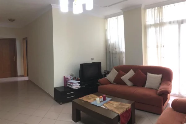 Shtepi me qera Apartament ne Tirane, 2+1, Mobilimi E mobiluar, Pagesa 550  Euro.