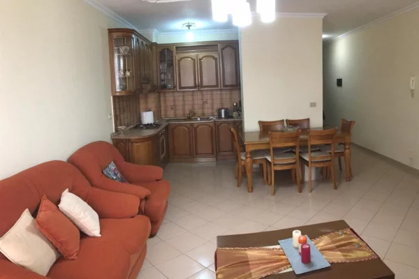 Shtepi me qera 2+1 ne Tirane - 550 Euro