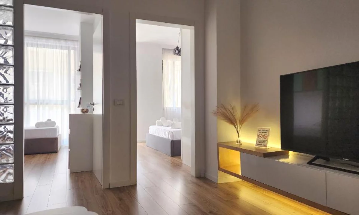 Shtepi me qera Apartament ne Tirane, 2+1, Mobilimi E mobiluar, Pagesa 75,000  Leke.