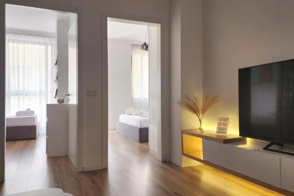 Shtepi me qera 2+1 ne Tirane - 75,000 Leke