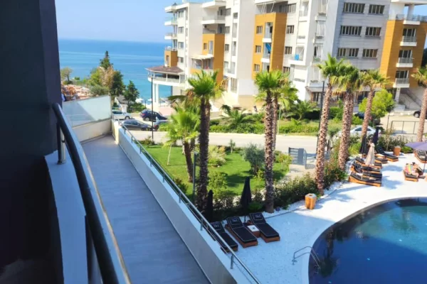 Shtepi ne shitje Apartament ne Durres, 2+1, Mobilimi Bosh, pa mobiluar, Pagesa 300,000  Euro.