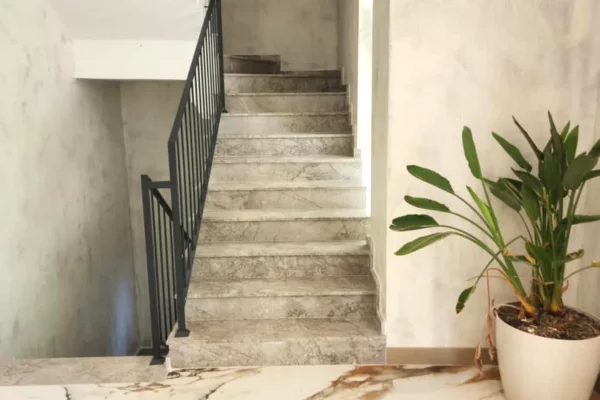 Shtepi ne shitje Apartament ne Durres, 2+1, Mobilimi Bosh, pa mobiluar, Pagesa 300,000  Euro.