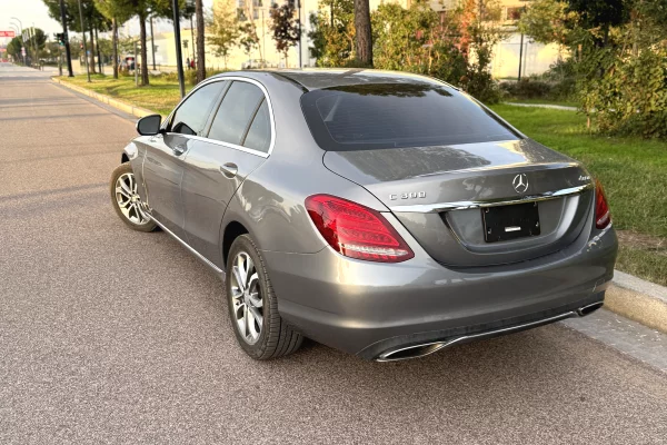 Auto in Vendita a Tirana - 13,000 Euro