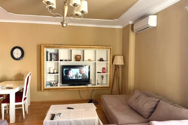 Shtepi me qera Apartament ne Tirane, 1+1, Mobilimi E mobiluar, Pagesa 450  Euro.