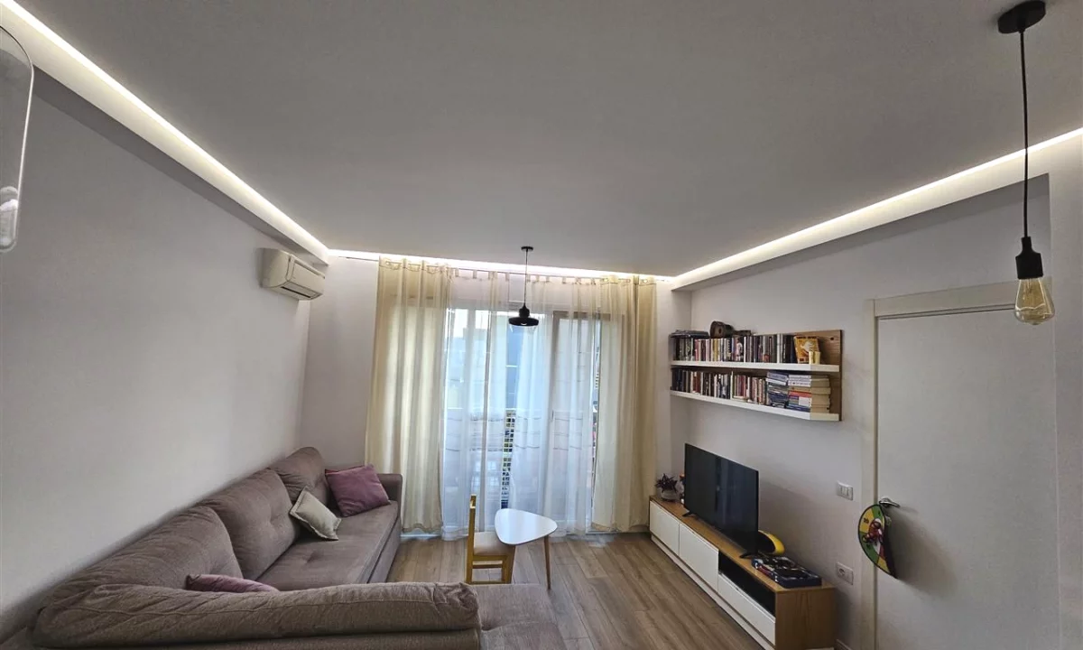 Shtepi me qera Apartament ne Tirane, 1+1, Mobilimi E mobiluar, Pagesa 550  Euro.