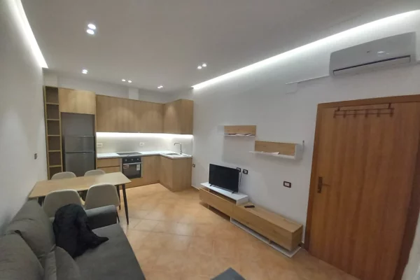 Shtepi me qera Apartament ne Tirane, 2+1, Mobilimi E mobiluar, Pagesa 400  Euro.