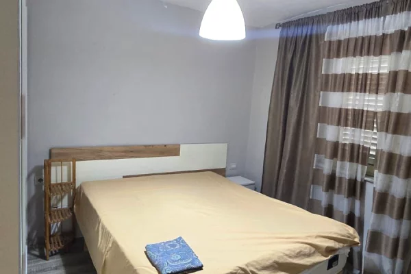 Shtepi me qera Apartament ne Tirane, 2+1, Mobilimi E mobiluar, Pagesa 600  Euro.