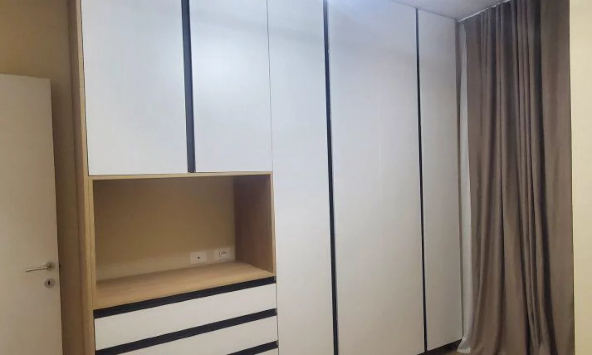 Shtepi me qera Apartament ne Tirane, 2+1, Mobilimi E mobiluar, Pagesa 1,300  Euro.