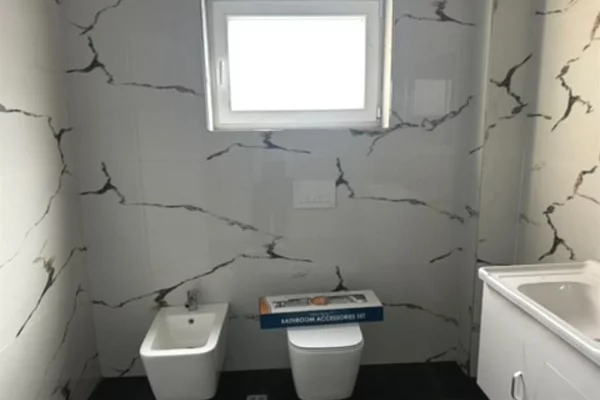 Shtepi me qera Apartament ne Tirane, 3+1, Mobilimi E mobiluar, Pagesa 700  Euro.