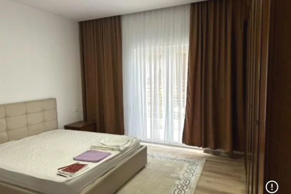 Shtepi me qera Apartament ne Tirane, 3+1, Mobilimi E mobiluar, Pagesa 700  Euro.