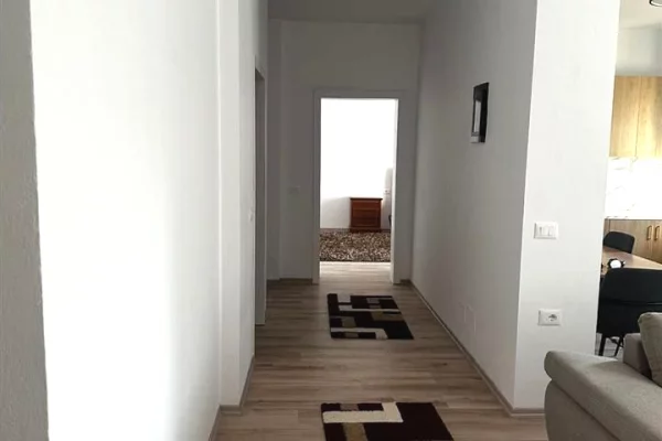 Shtepi me qera Apartament ne Tirane, 3+1, Mobilimi E mobiluar, Pagesa 700  Euro.