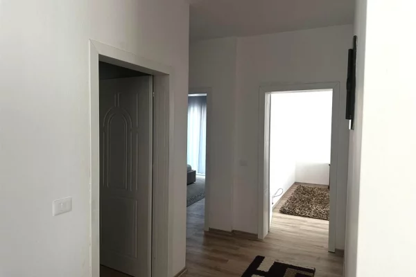 Shtepi me qera Apartament ne Tirane, 3+1, Mobilimi E mobiluar, Pagesa 700  Euro.