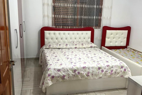 Shtepi me qera Apartament ne Tirane, 3+1, Mobilimi E mobiluar, Pagesa 430  Euro.