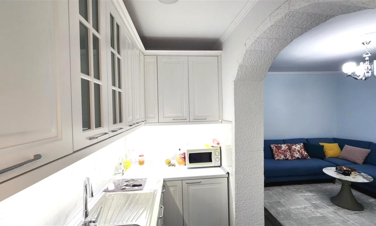 Shtepi me qera Apartament ne Tirane, 1+1, Mobilimi E mobiluar, Pagesa 50,000  Leke.