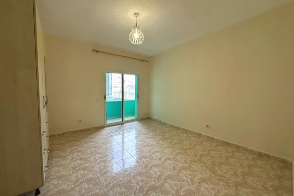 Shtepi me qera Apartament ne Tirane, 3+1, Mobilimi E mobiluar, Pagesa 700  Euro.