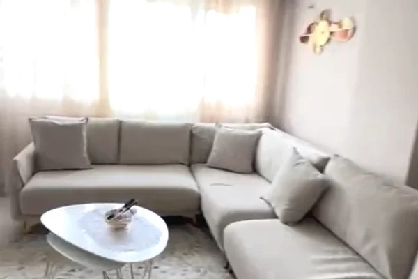 Shtepi me qera Apartament ne Tirane, 1+1, Mobilimi E mobiluar, Pagesa 400  Euro.