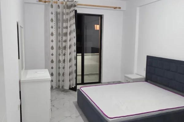 Shtepi me qera Apartament ne Tirane, 1+1, Mobilimi E mobiluar, Pagesa 450  Euro.