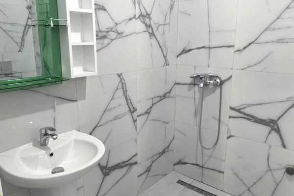 Shtepi me qera Apartament ne Tirane, 1+1, Mobilimi E mobiluar, Pagesa 450  Euro.