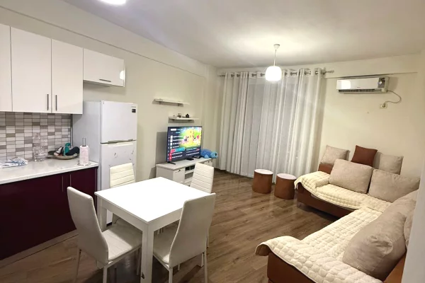 Jepet me Qira Apartament 2+1+ 2 Ballkone – Astir !