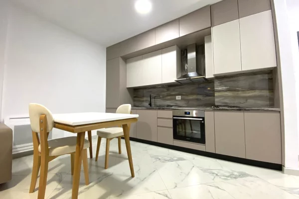Shtepi me qera Apartament ne Tirane, 1+1, Mobilimi E mobiluar, Pagesa 500  Euro.