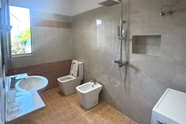 Shtepi me qera Apartament ne Tirane, 1+1, Mobilimi E mobiluar, Pagesa 350  Euro.