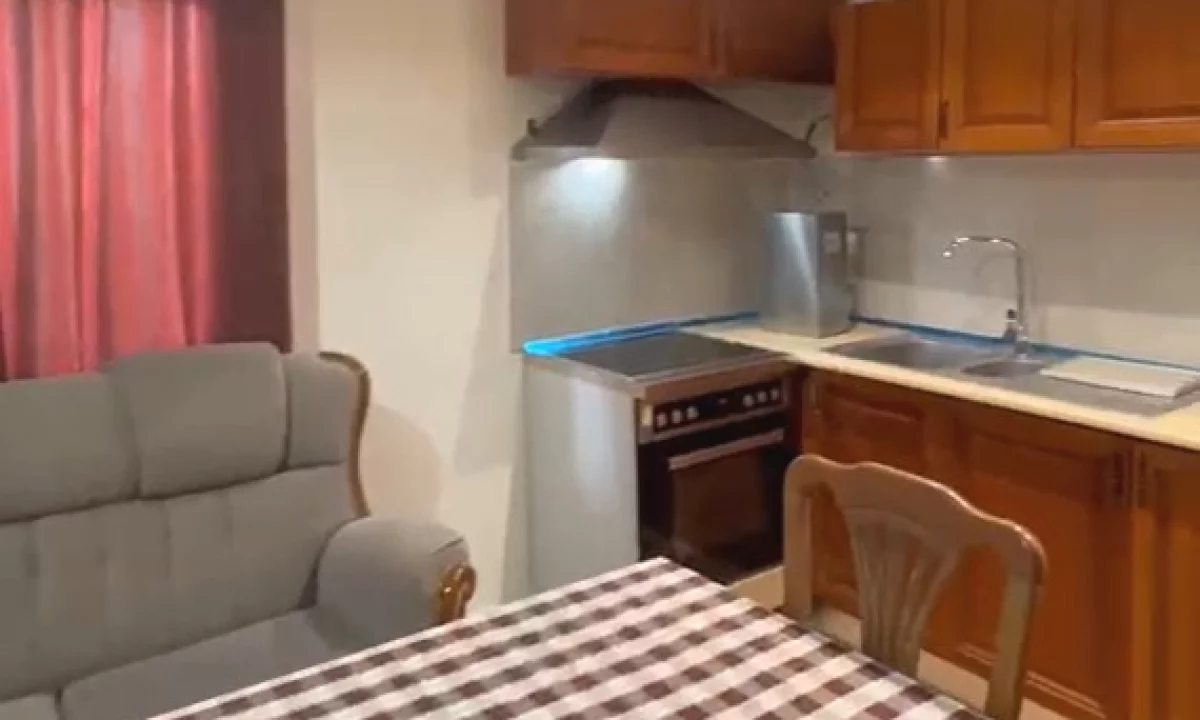 Shtepi me qera Apartament ne Tirane, 1+1, Mobilimi E mobiluar, Pagesa 350  Euro.
