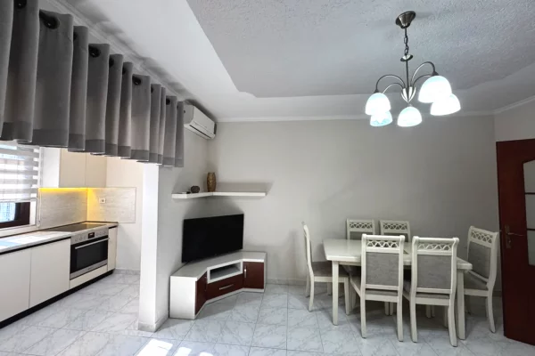 Shtepi me qera Apartament ne Tirane, 1+1, Mobilimi E mobiluar, Pagesa 45,000  Leke.