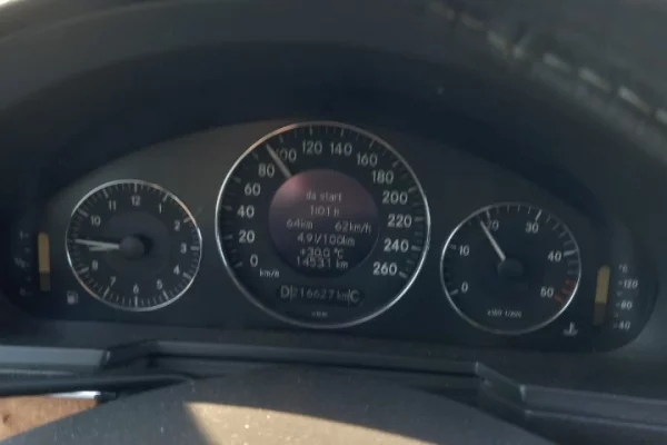 Auto in Vendita a Tirana, Mercedes-Benz, 2003 Diesel,Kambio Automatik Pagamento 2,300  Euro.