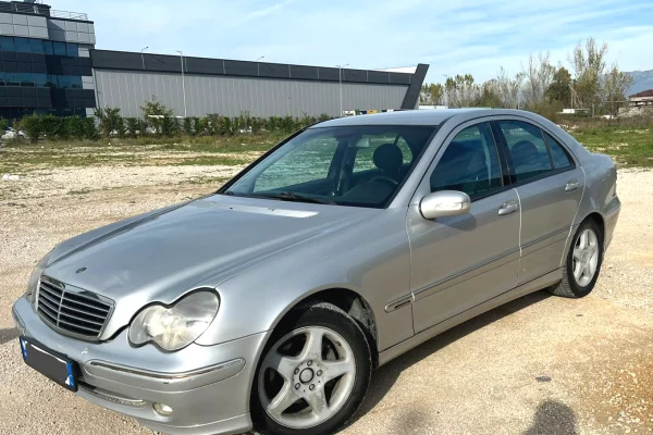 Auto in Vendita a Tirana - 3,299 Euro