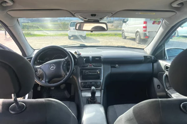 Auto in Vendita a Tirana, Mercedes-Benz, 2002 Diesel,Kambio Manual Pagamento 3,299  Euro.