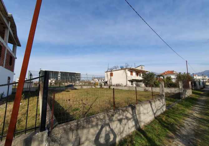 Truall ose Toke ne Tirane - 22,150 Euro