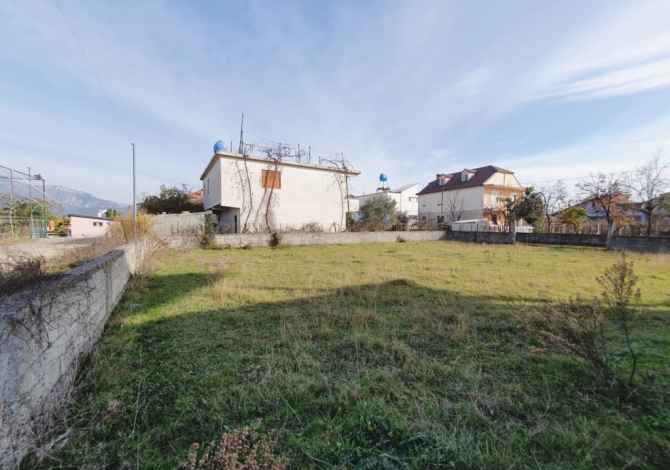 Okazion: Shitet 500 m2 Truall i Shfytezueshem - 5 minuta larg Qendres se KAMZES - Dokum. i Rregullt