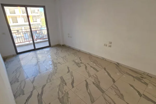Shtepi me qera Apartament ne Tirane, 1+1, Mobilimi Pjeserisht e mobiluar, Pagesa 400  Euro.