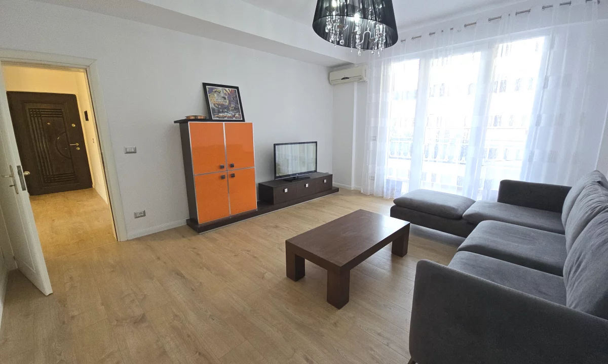 Shtepi ne shitje Apartament ne Durres, 3+1, Mobilimi E mobiluar, Pagesa 170,000  Euro.