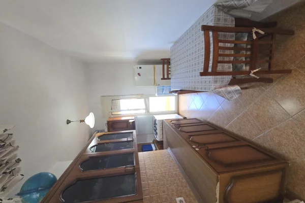 Shtepi ne shitje Apartament ne Durres, 2+1, Mobilimi E mobiluar, Pagesa 95,000  Euro.