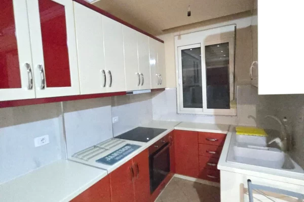 Shtepi ne shitje Apartament ne Durres, 2+1, Mobilimi E mobiluar, Pagesa 120,000  Euro.